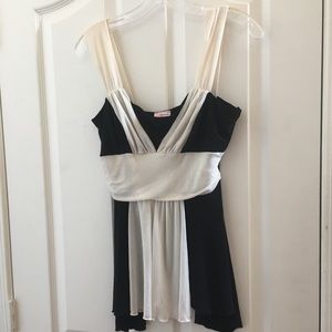 FINAL MARKDOWN Juniors’ lipstick Top (L)